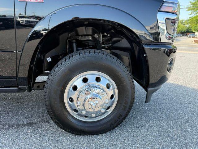 2026 Ram 3500 Limited Longhorn Crew Cab 4x4 8 Box