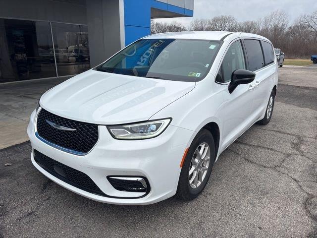 2024 Chrysler Pacifica Touring L for sale in Frontenac, KS