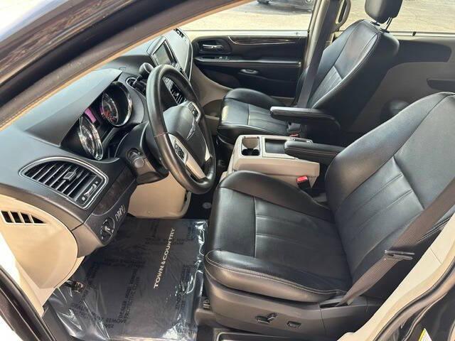 2015 Chrysler Town & Country Touring