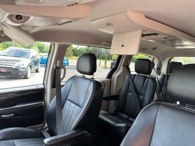2015 Chrysler Town & Country Touring