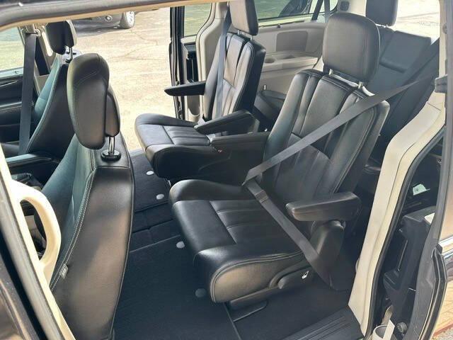 2015 Chrysler Town & Country Touring