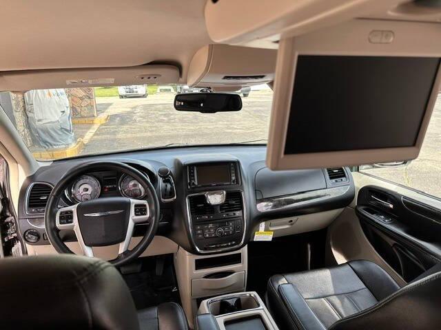 2015 Chrysler Town & Country Touring