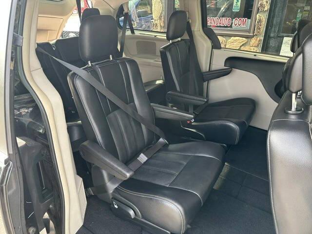 2015 Chrysler Town & Country Touring