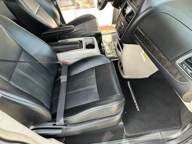 2015 Chrysler Town & Country Touring