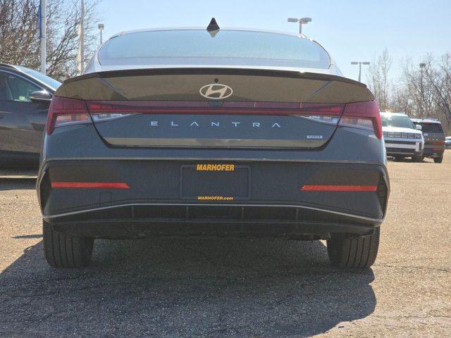 2025 Hyundai Elantra Hybrid SEL Sport