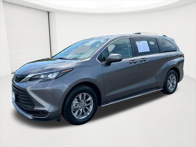 2024 Toyota Sienna LE for sale in NEW LONDON, CT