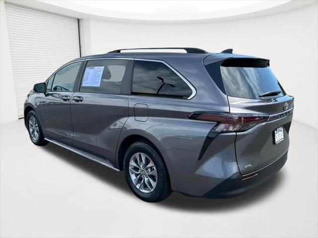 2024 Toyota Sienna LE