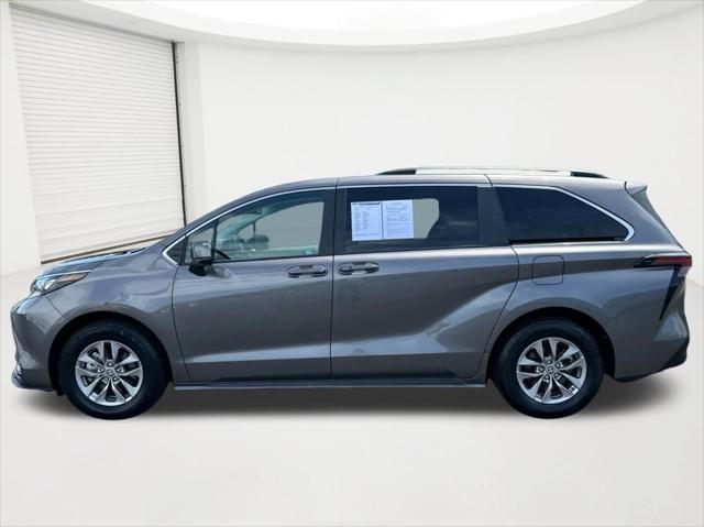 2024 Toyota Sienna LE