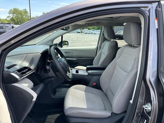 2024 Toyota Sienna LE
