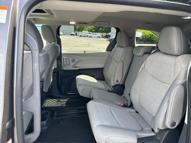 2024 Toyota Sienna LE