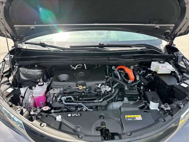 2024 Toyota Sienna LE