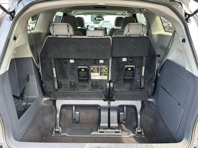 2024 Toyota Sienna LE