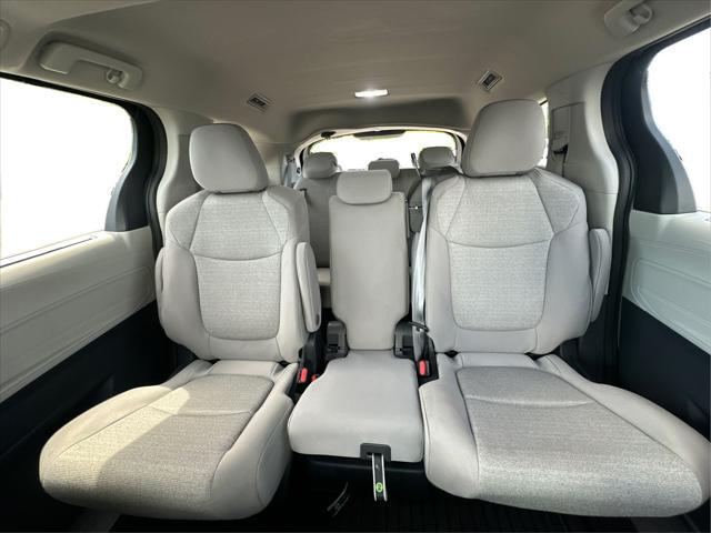 2024 Toyota Sienna LE