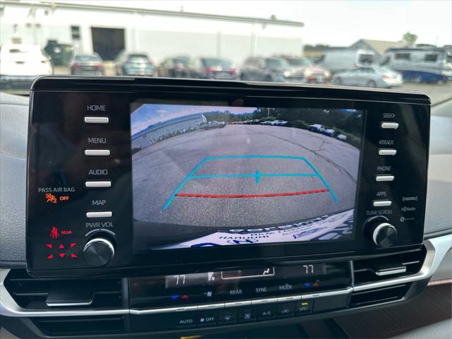 2024 Toyota Sienna LE