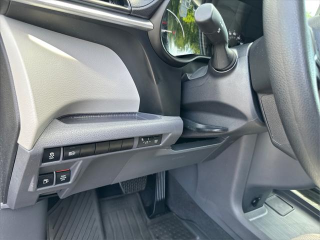 2024 Toyota Sienna LE