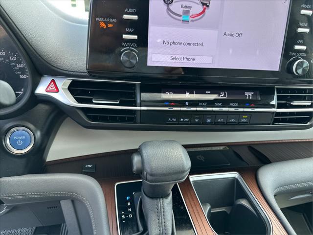 2024 Toyota Sienna LE