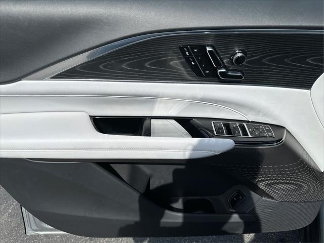 2024 Cadillac iQ Luxury w/1SC