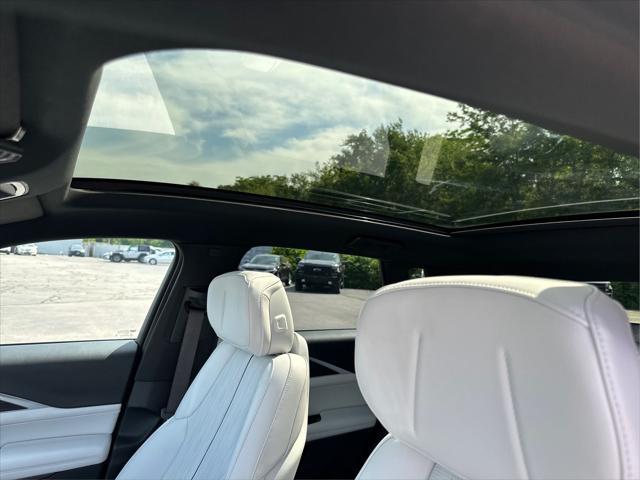 2024 Cadillac iQ Luxury w/1SC