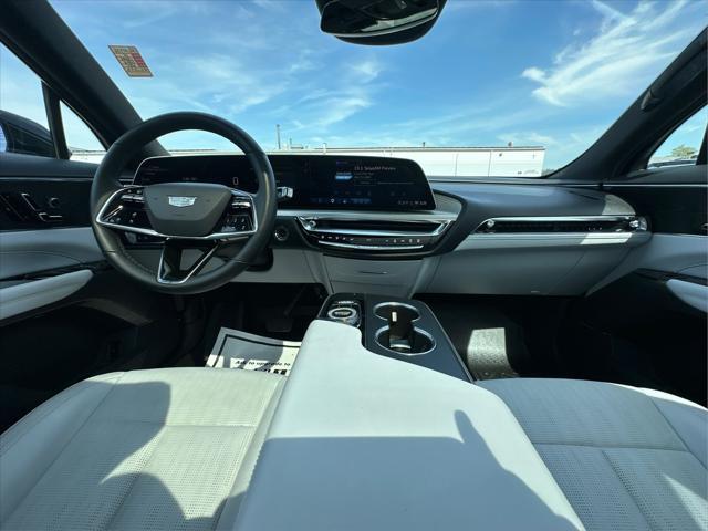 2024 Cadillac iQ Luxury w/1SC