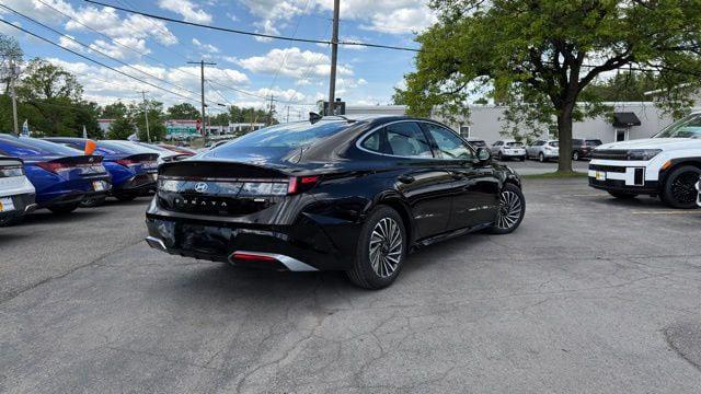 2025 Hyundai Sonata Hybrid Limited