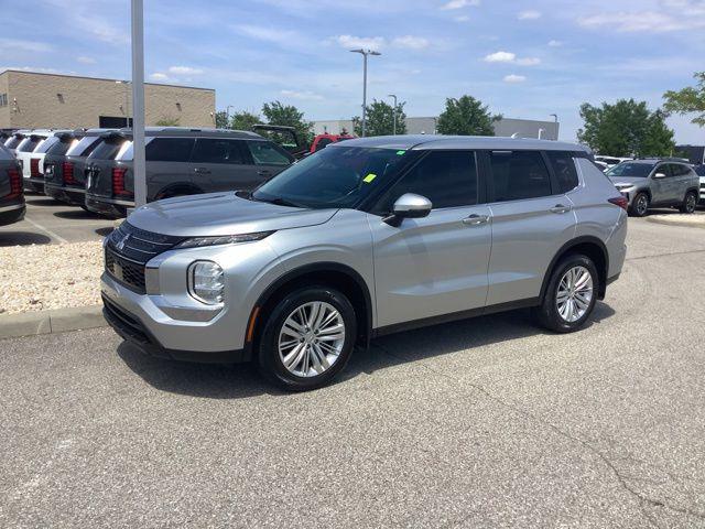 2022 Mitsubishi Outlander ES 2.5 2WD for sale in AVON, IN
