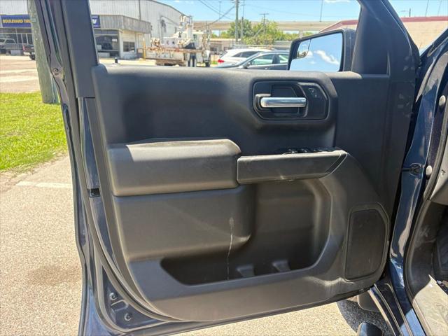 2022 Chevrolet Silverado 1500 2WD Crew Cab Short Bed Custom
