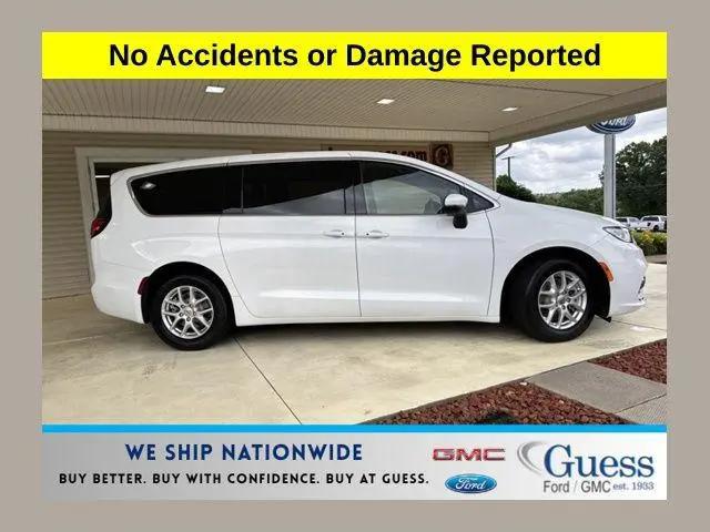 2023 Chrysler Pacifica Touring for sale in Carrollton, OH