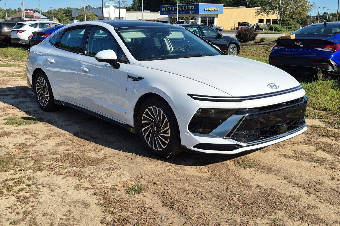 New 2026 White Hyundai Limited image 3
