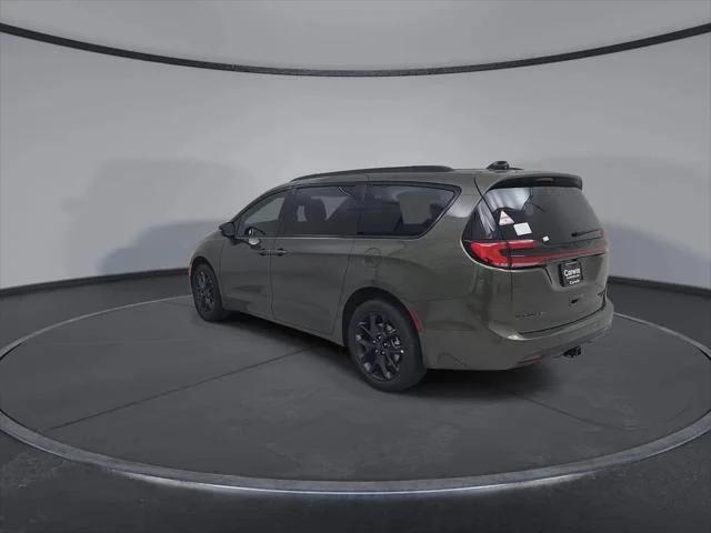 2027 Chrysler Pacifica Limited AWD
