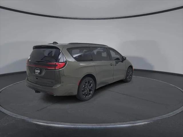 2027 Chrysler Pacifica Limited AWD