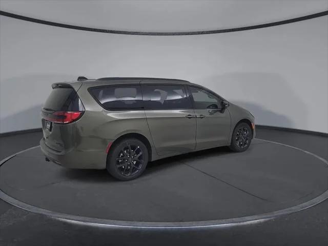2027 Chrysler Pacifica Limited AWD