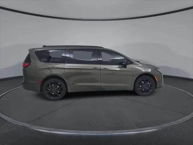 2027 Chrysler Pacifica Limited AWD