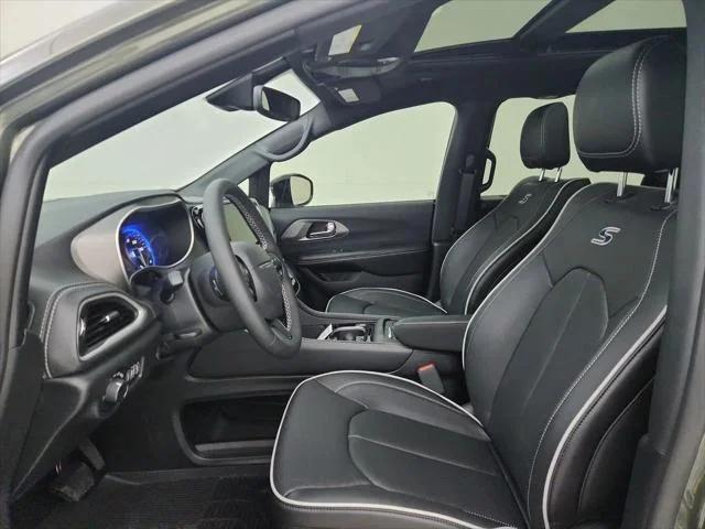 2027 Chrysler Pacifica Limited AWD