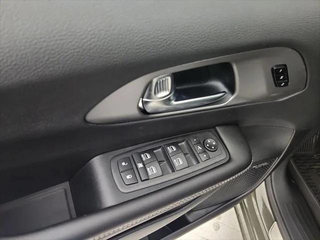 2027 Chrysler Pacifica Limited AWD