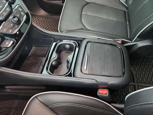 2027 Chrysler Pacifica Limited AWD