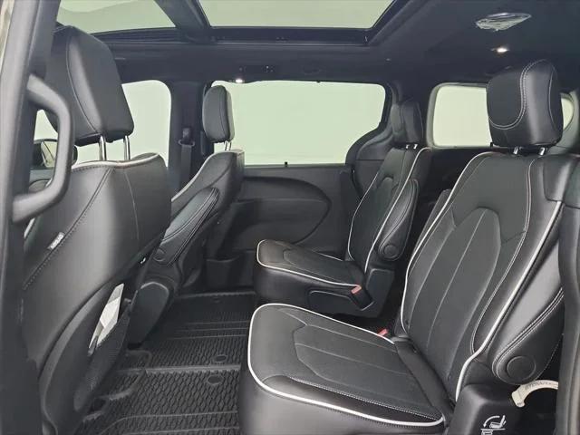 2027 Chrysler Pacifica Limited AWD