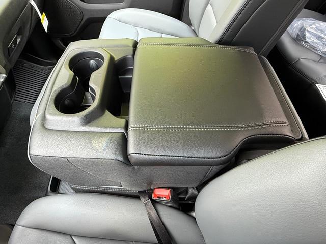 2026 Ram 1500 Tradesman Quad Cab 4x4 64 Box