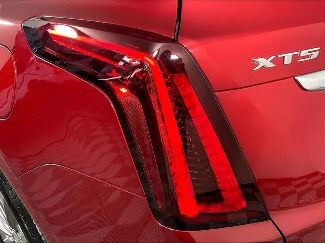 2023 Cadillac XT5 FWD Premium Luxury