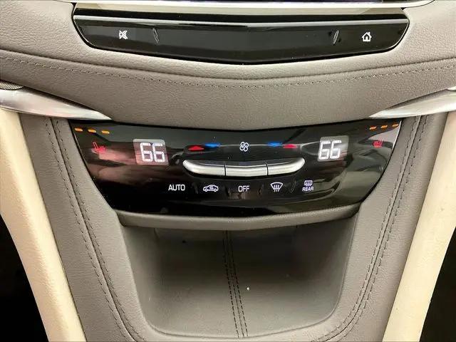 2023 Cadillac XT5 FWD Premium Luxury