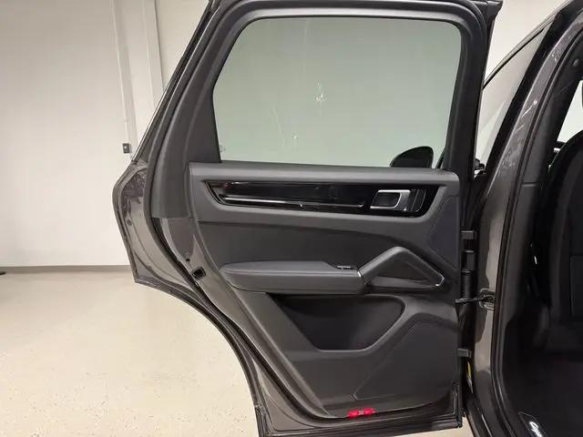 2023 Porsche Cayenne Cayenne