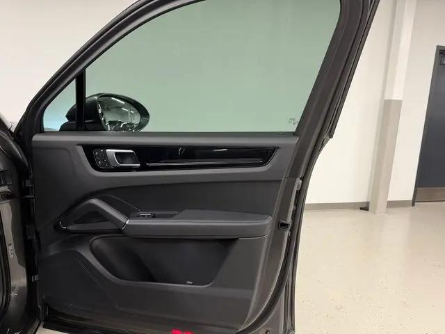 2023 Porsche Cayenne Cayenne