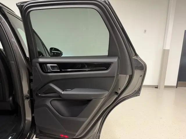 2023 Porsche Cayenne Cayenne