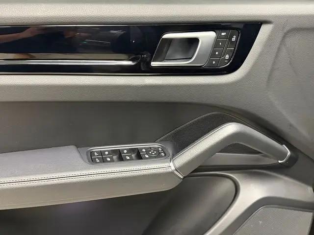 2023 Porsche Cayenne Cayenne