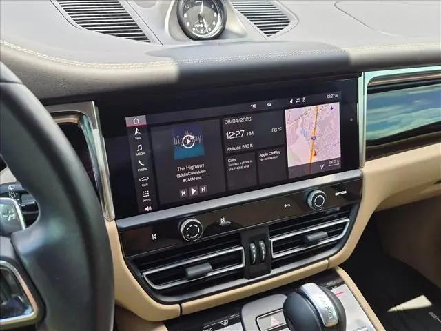 2022 Porsche Macan Macan