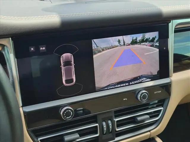 2022 Porsche Macan Macan