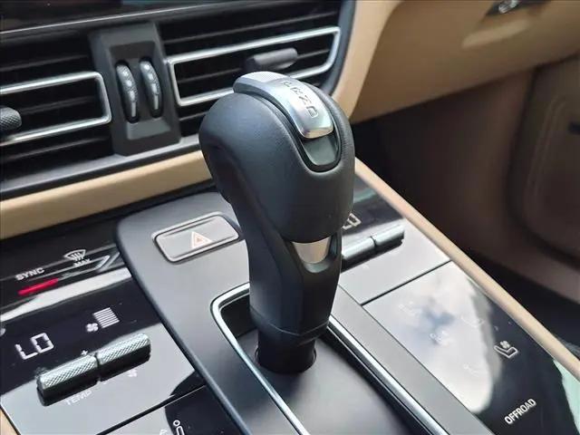 2022 Porsche Macan Macan