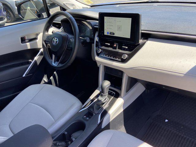 2025 Toyota Corolla Cross LE
