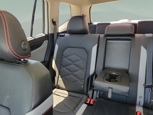2024 Volkswagen Atlas 2.0T Peak Edition SE w/Technology