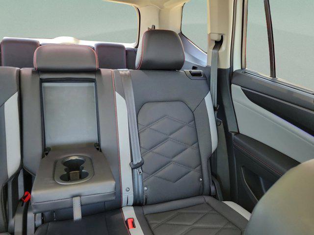 2024 Volkswagen Atlas 2.0T Peak Edition SE w/Technology