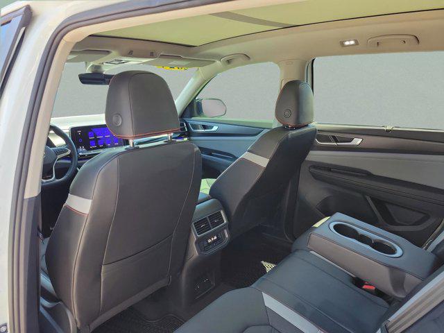 2024 Volkswagen Atlas 2.0T Peak Edition SE w/Technology